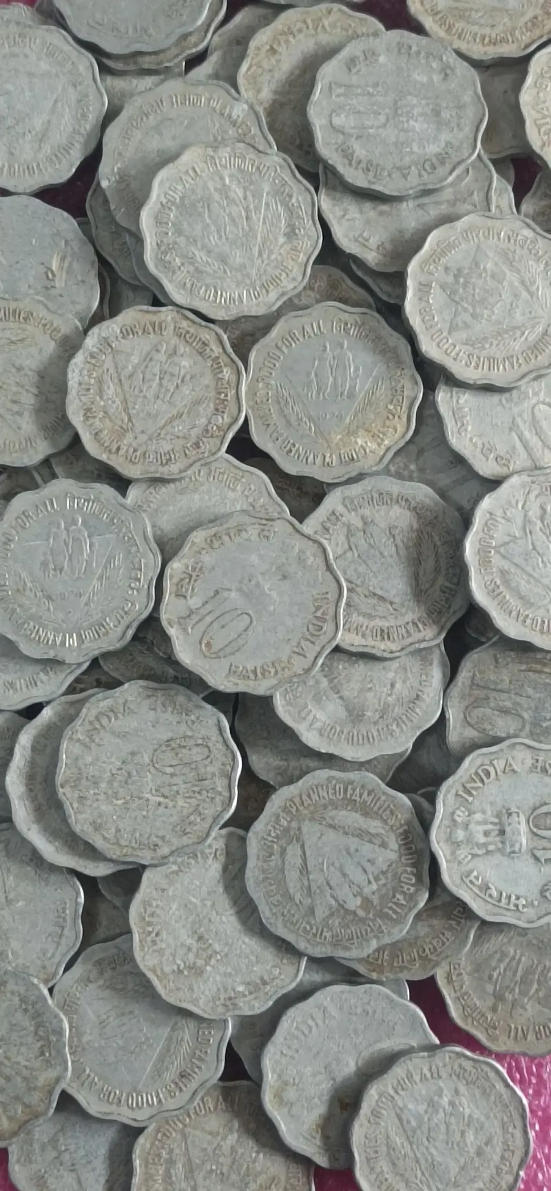 10 Paise Planned Families :  Food For All Coin ( 1974 ) 12 Scalloped, India - 10