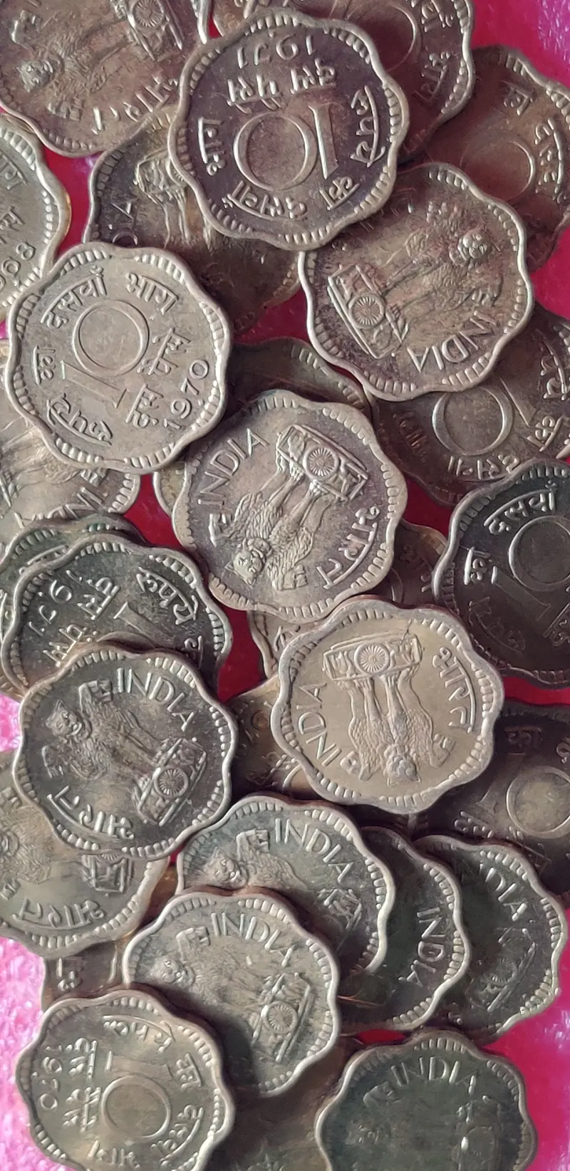10 Naya Paise Copper Nickel Coin UNC 8 Scalloped ( 1957 - 1967 ),India - 10
