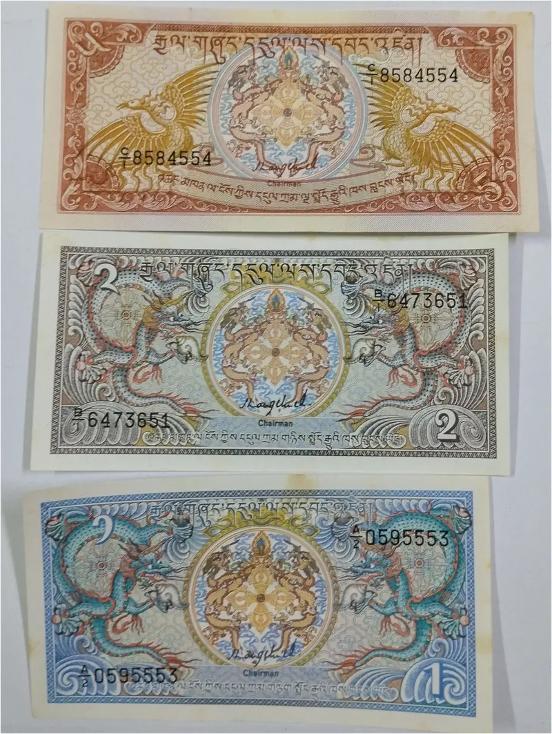 BHUTAN - 3 x DIFFERENT NOTES SET - UNC CONDITION (some stain ) - 1