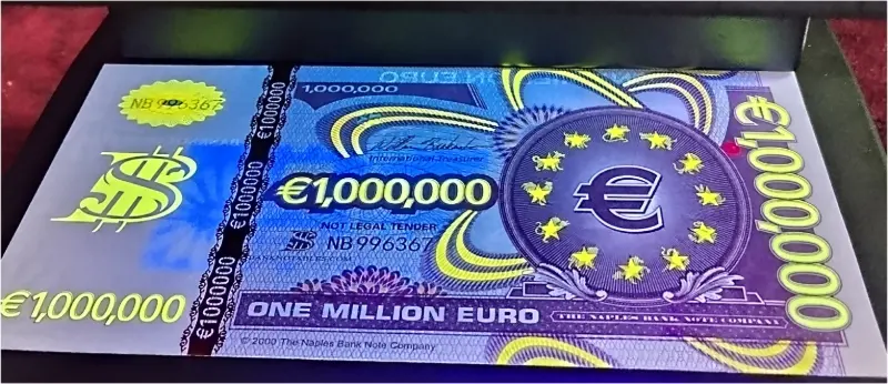 NAPLES - 1,000,000 EURO FANTASY - UNC MINT CONDITION - UV LIGHT PROPERTY (2000) - 1
