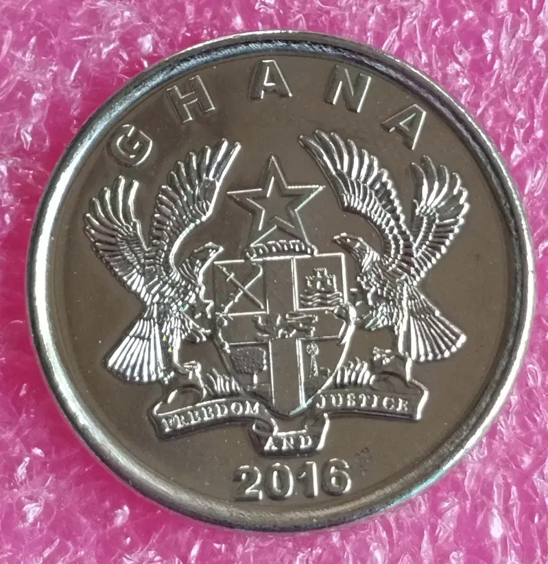 GHANA - 10 PESEWAS  COIN  -  UNC MINT CONDITION - 1